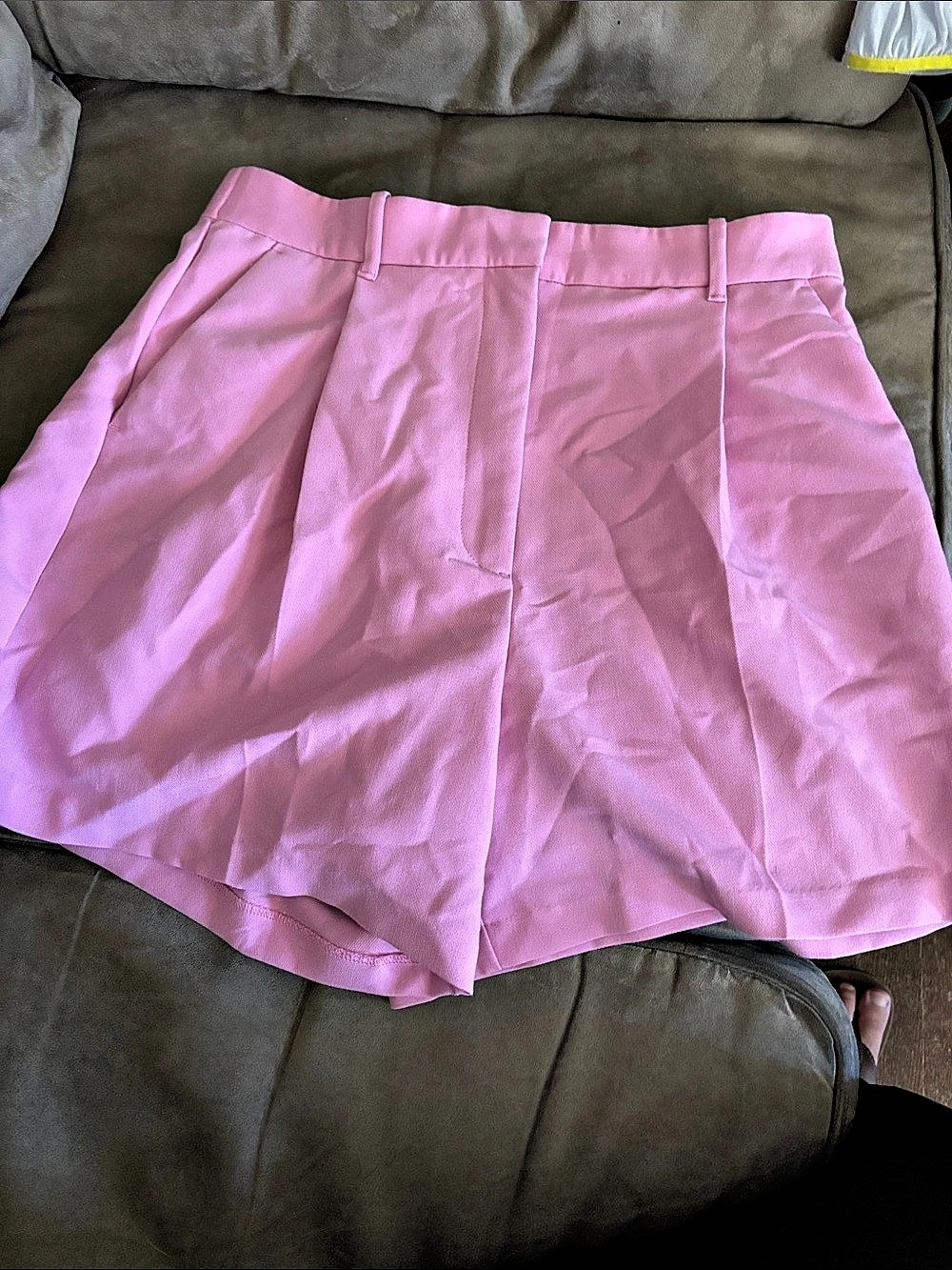 Abercrombie & Fitch Mid Rise Tailored Short Pink Shorts Size Medium